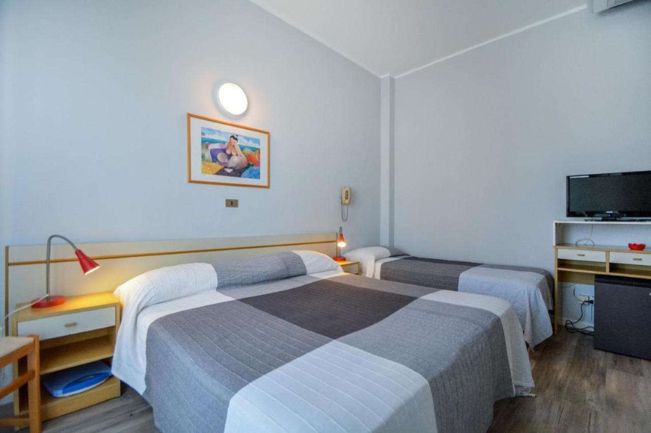 Hotel Mirabella Riccione Exterior photo