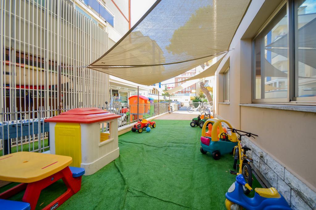 Hotel Mirabella Riccione Exterior photo